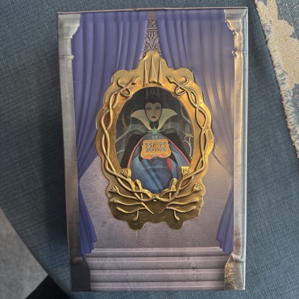 Snow White Mirror Lenticular Popcorn Bucket Regal AMC Cinemark Exclusive - NEW